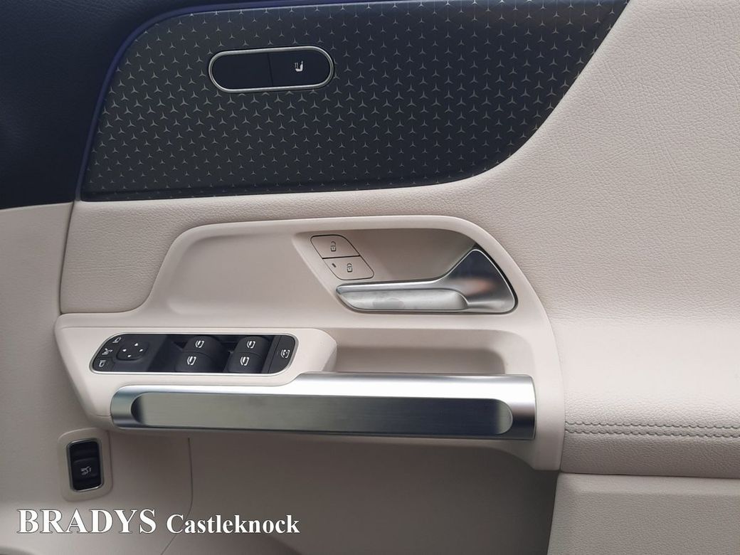 2025 Mercedes-Benz GLB Class