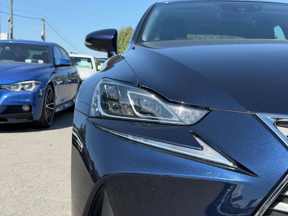 2018 Lexus IS 300h