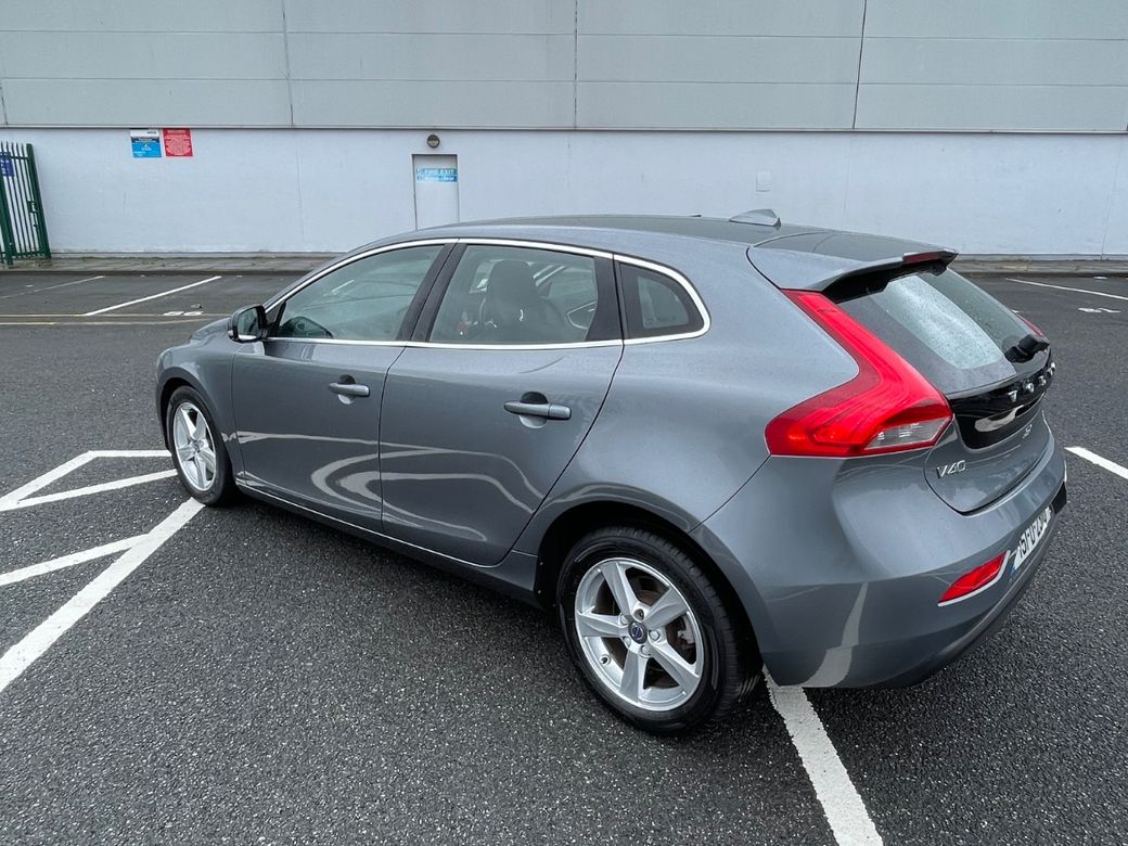 2015 Volvo V40