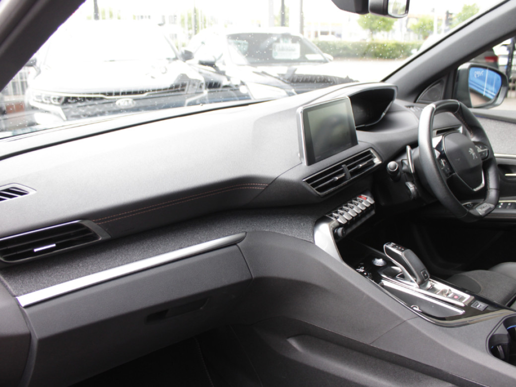 2021 Peugeot 5008