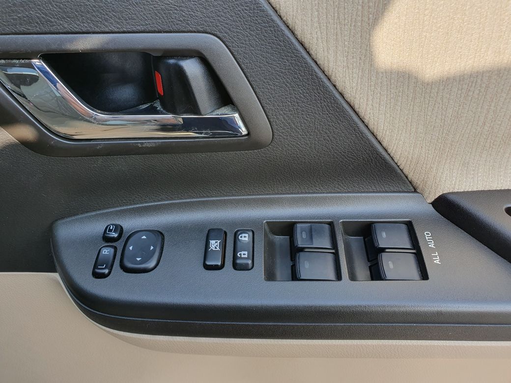2013 Toyota Alphard