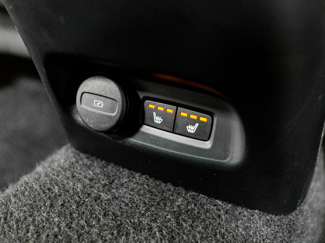 2023 Volvo C40