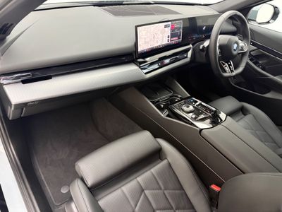 2025 BMW i5