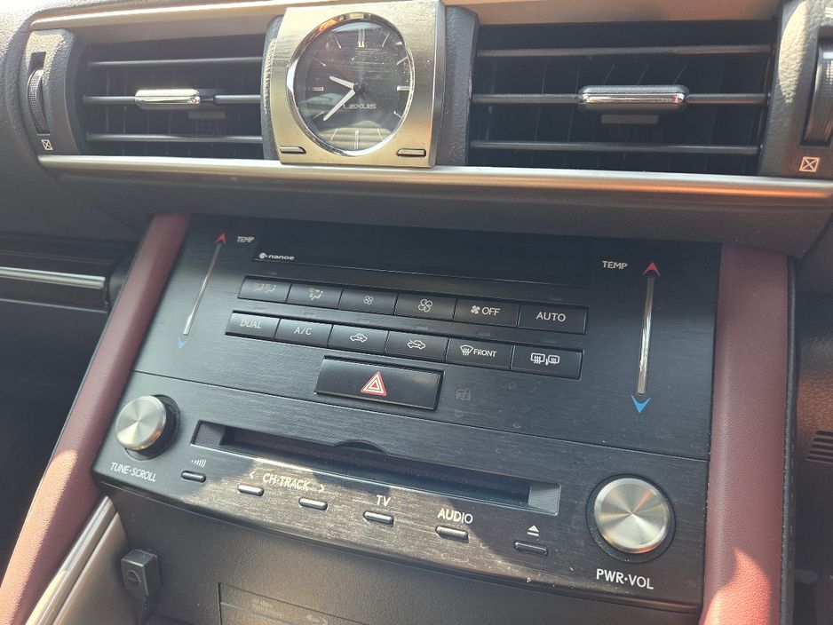 2018 Lexus IS 300h