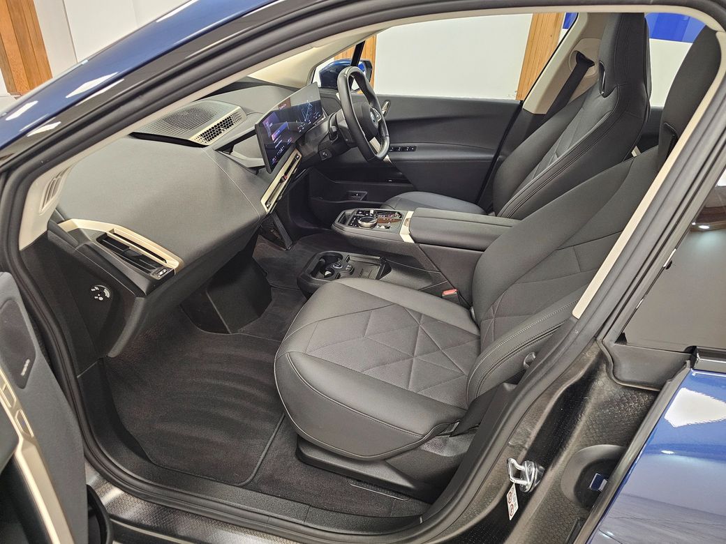 2024 BMW iX
