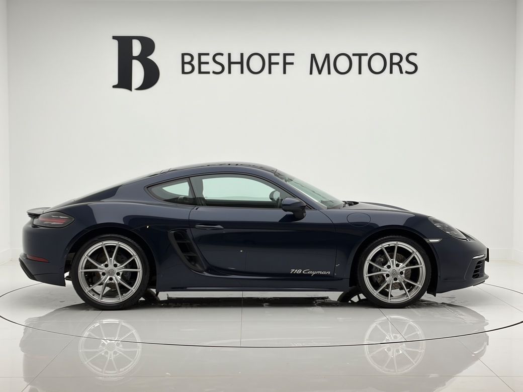 2022 Porsche Cayman