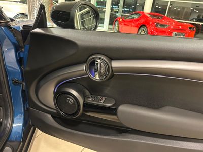 2022 Mini Hatch