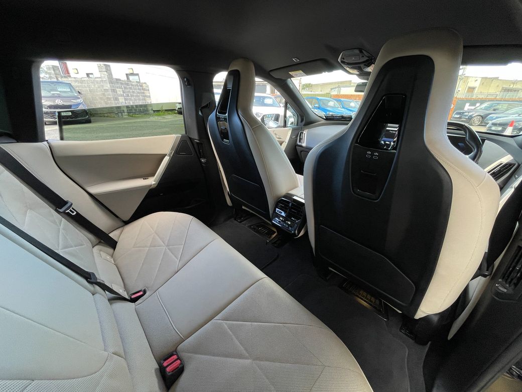 2022 BMW iX