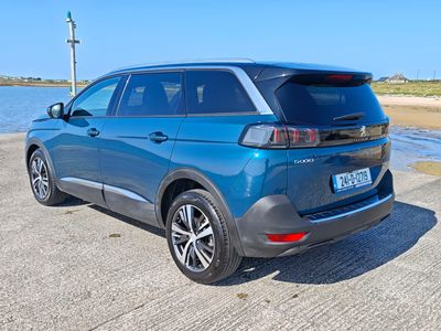 2024 Peugeot 5008