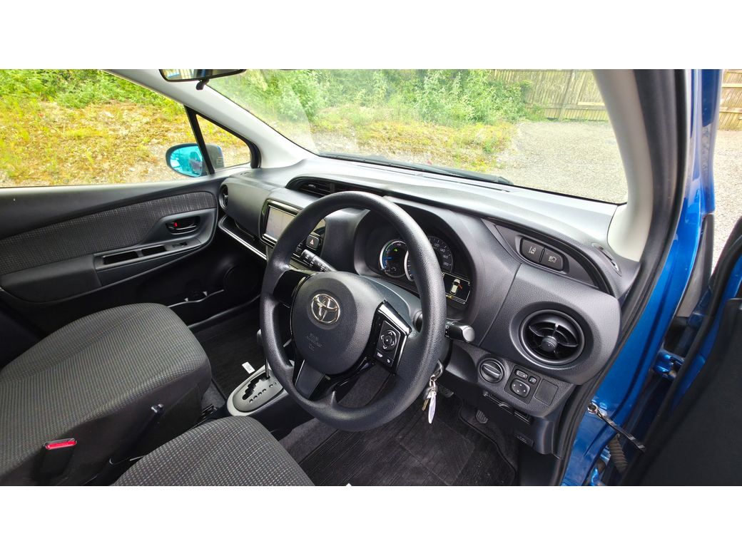 2017 Toyota Vitz