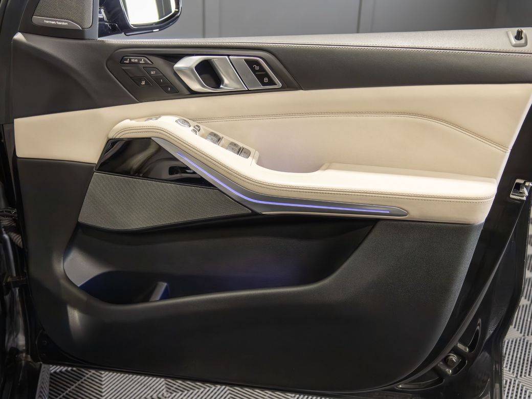 2022 BMW X7
