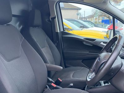 2022 Ford Transit Courier