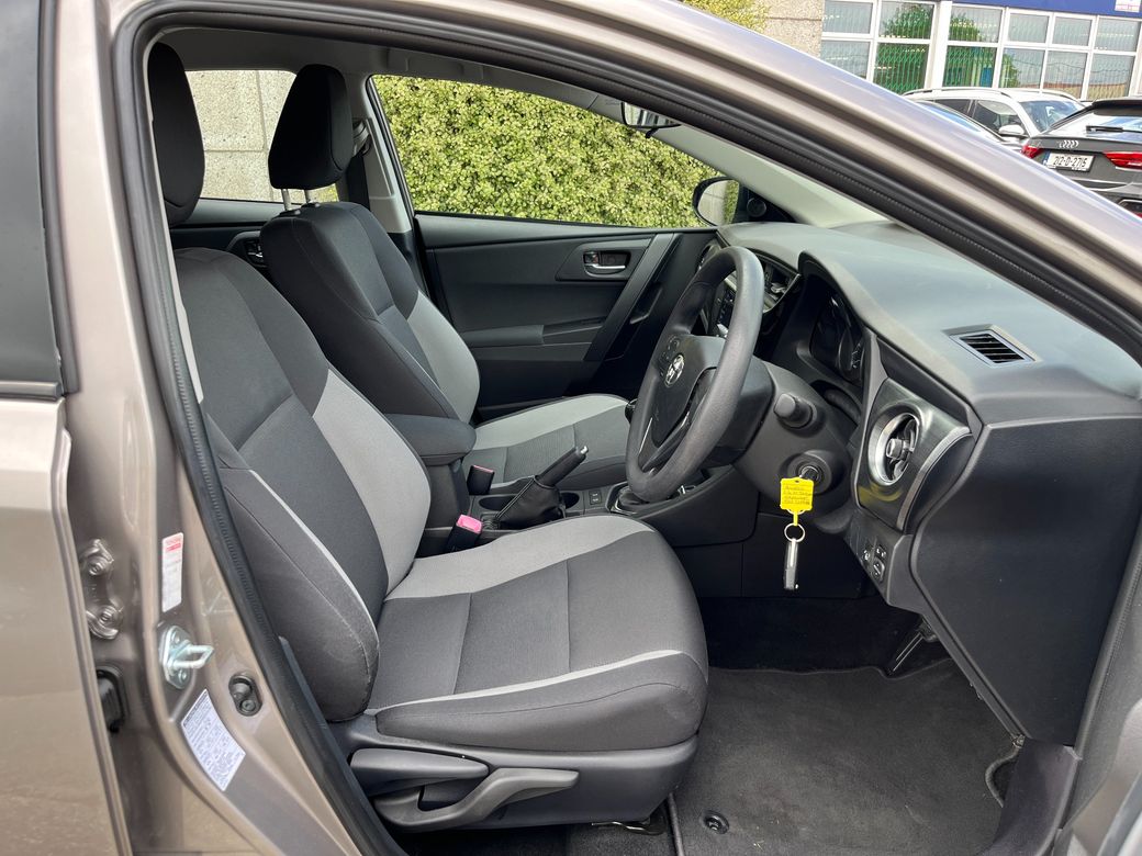 2015 Toyota Auris