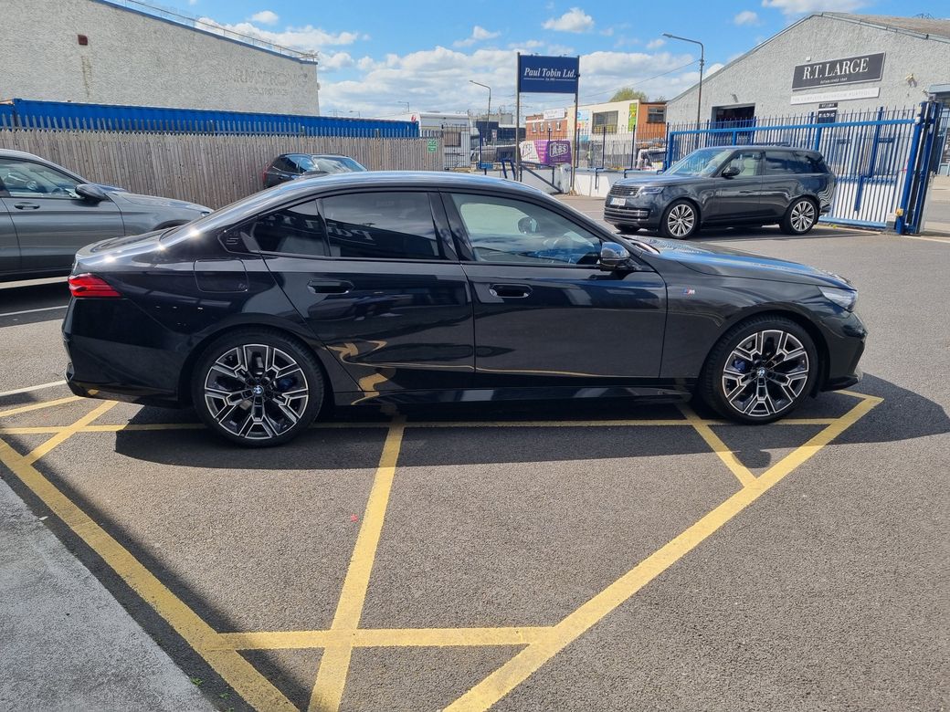 2025 BMW i5