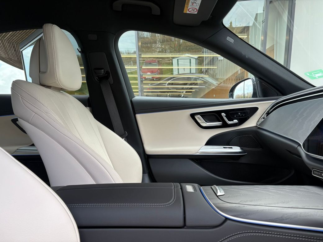 2025 Mercedes-Benz E 300