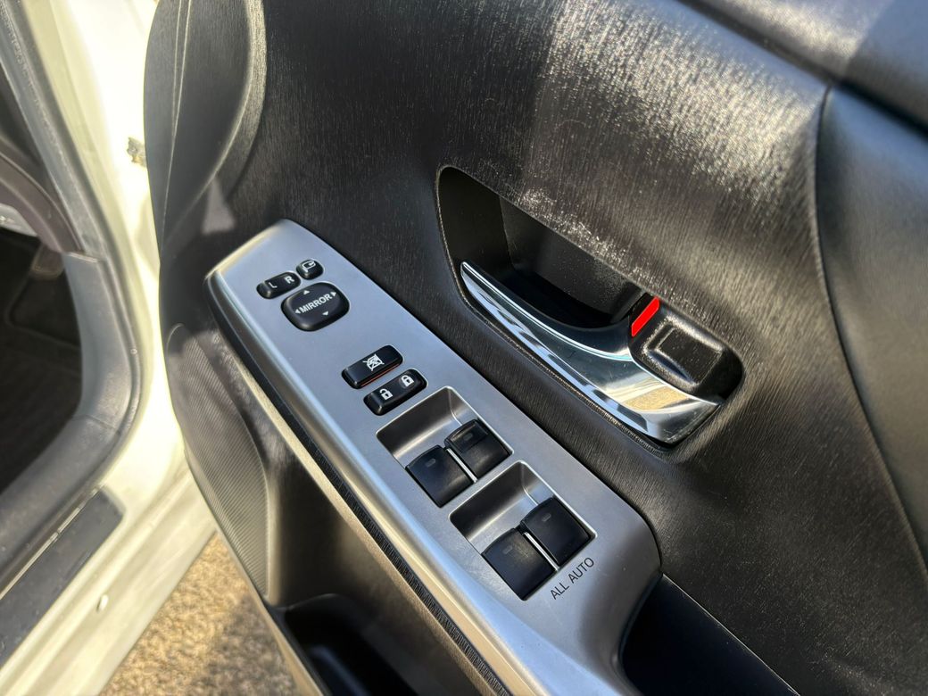 2020 Toyota Prius Alpha