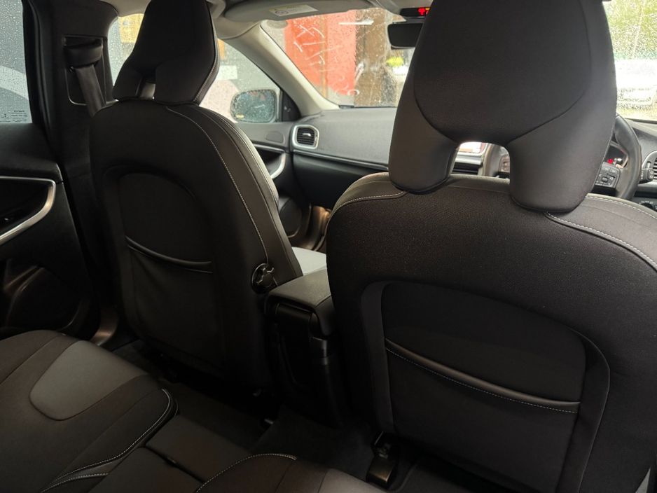 2017 Volvo V40