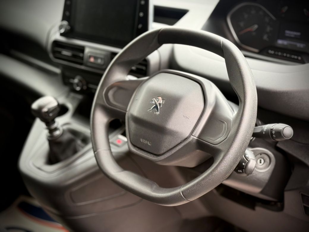 2023 Peugeot Partner