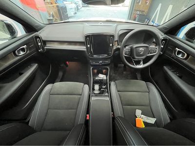 2023 Volvo XC40