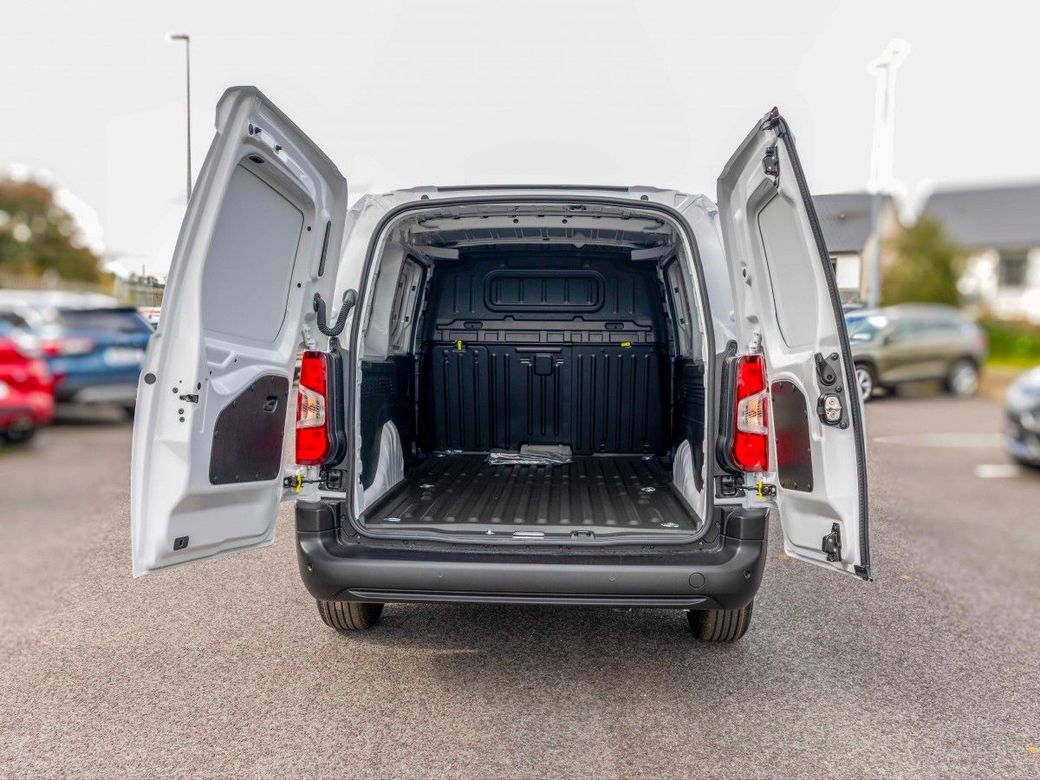 2025 Peugeot Partner