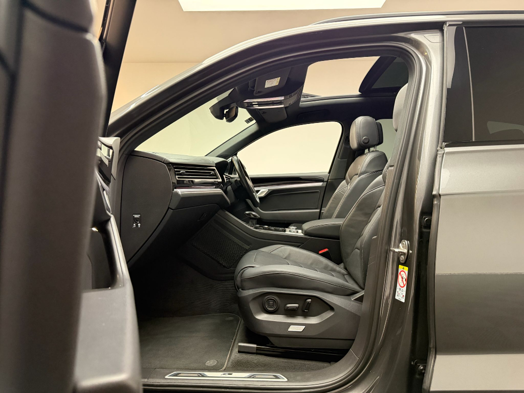 2020 Volkswagen Touareg