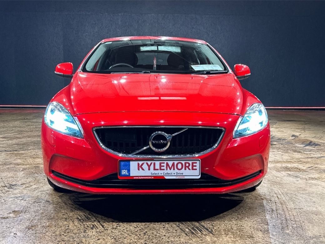 2018 Volvo V40