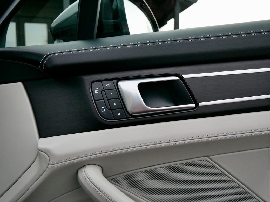 2023 Porsche Panamera