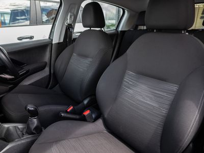 2013 Peugeot 208
