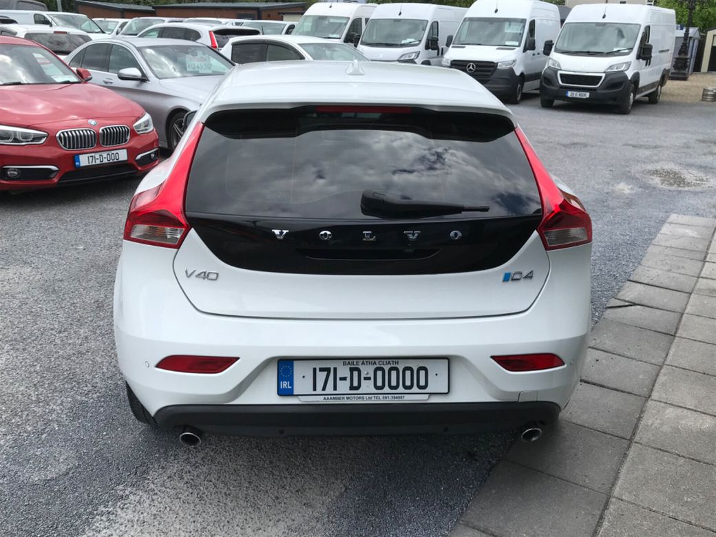 2017 Volvo V40