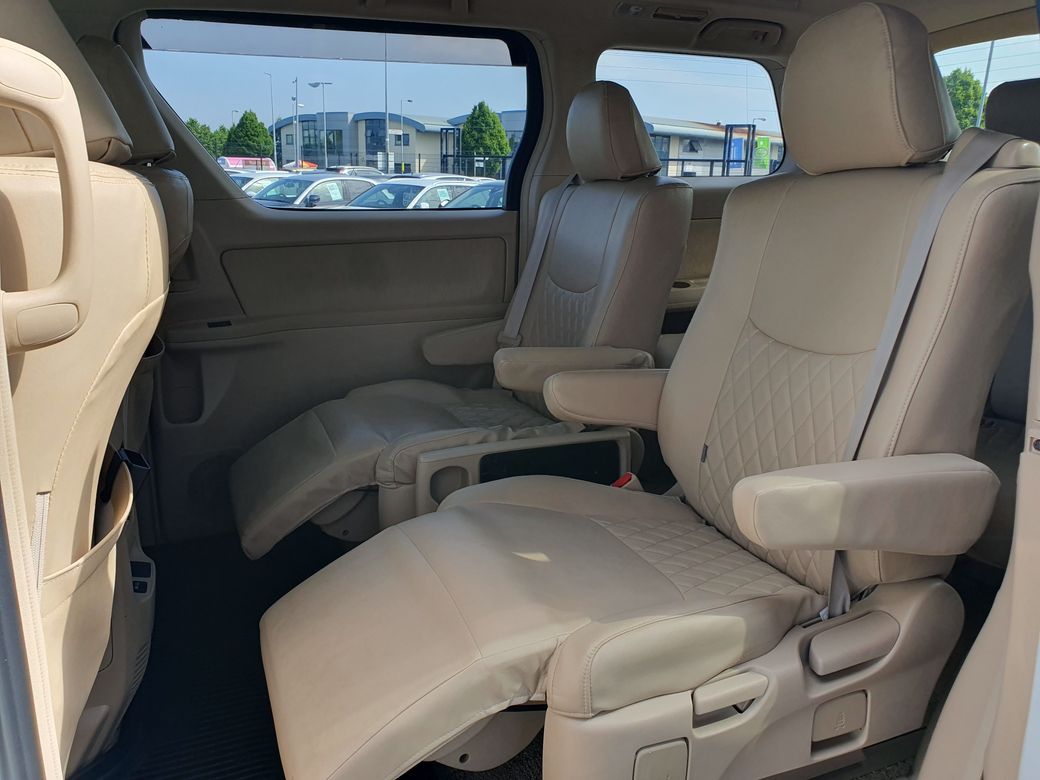 2013 Toyota Alphard