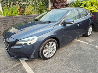2020 Volvo V40