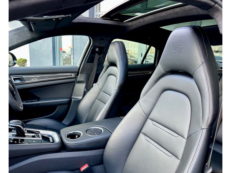 2022 Porsche Panamera