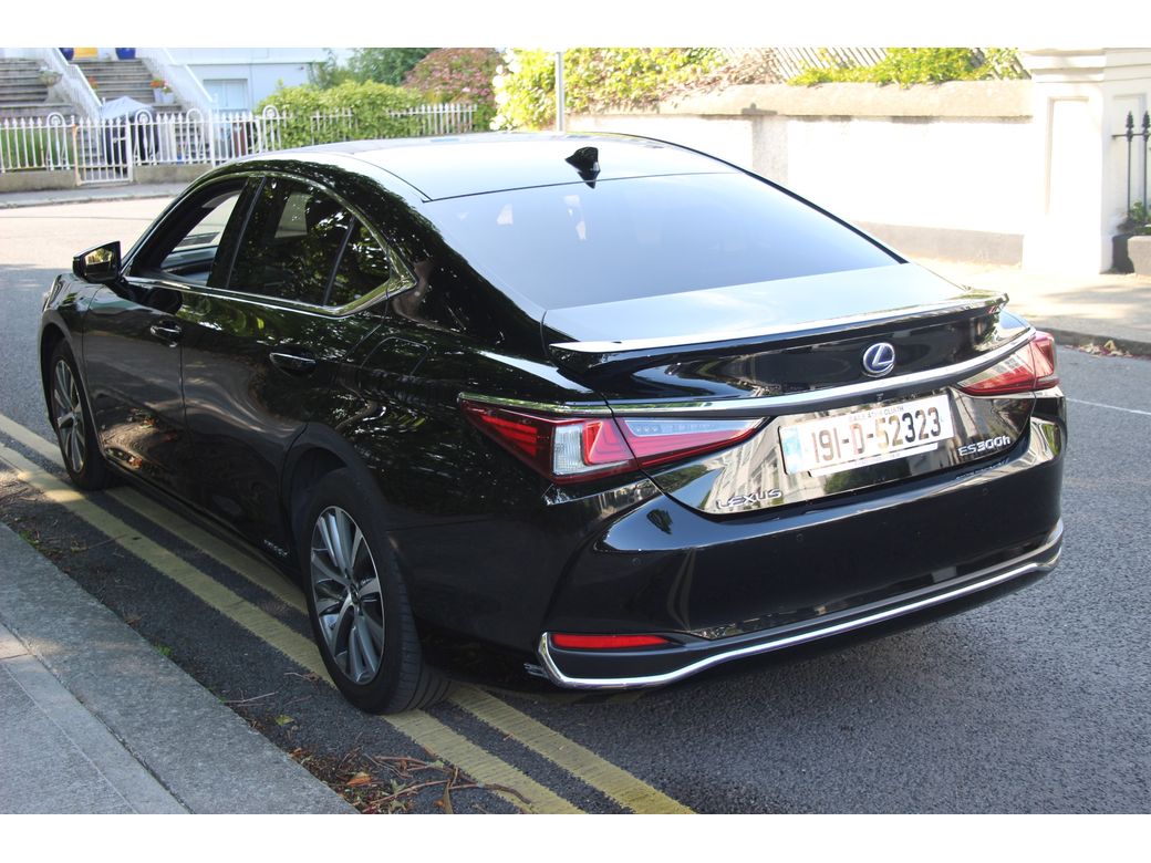 2019 Lexus ES 300h