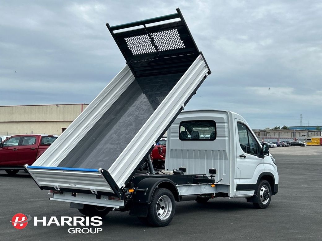 2025 Maxus Deliver 9