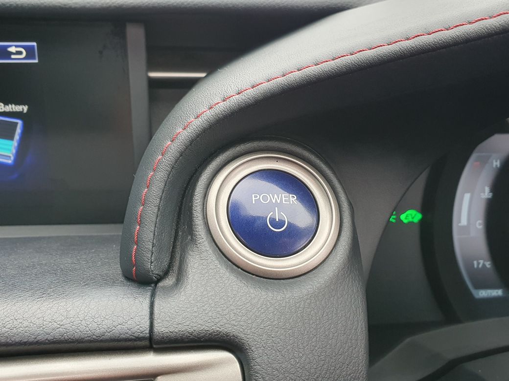 2015 Lexus IS 300h