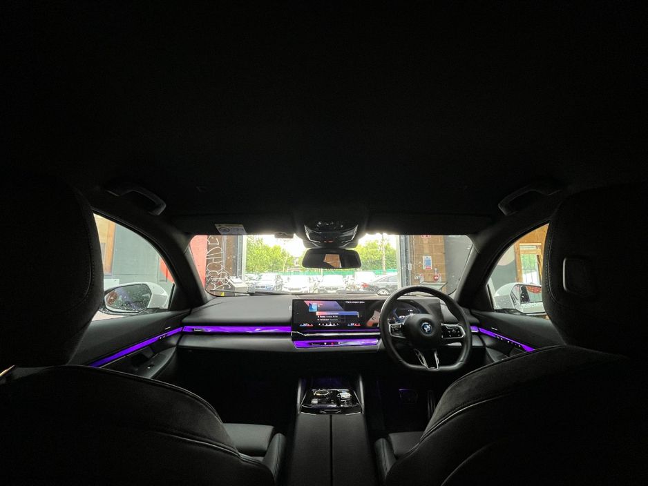 2025 BMW i5