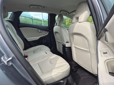 2016 Volvo V40