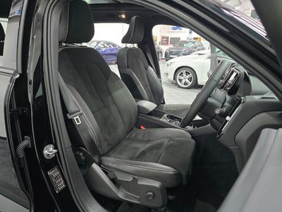 2022 Volvo XC40