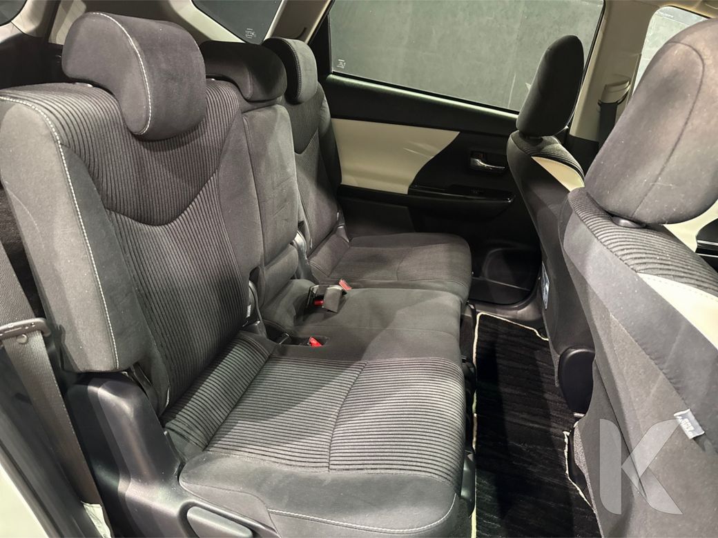 2021 Toyota Prius Alpha