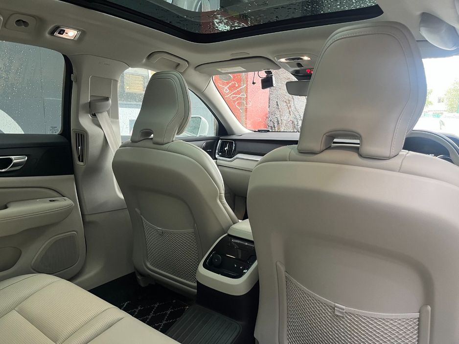 2020 Volvo V60