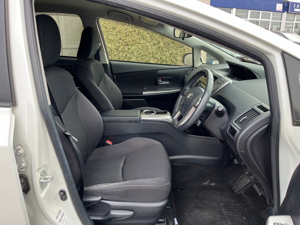 2018 Toyota Prius Alpha