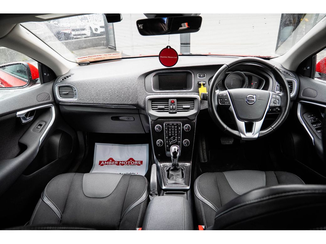 2018 Volvo V40