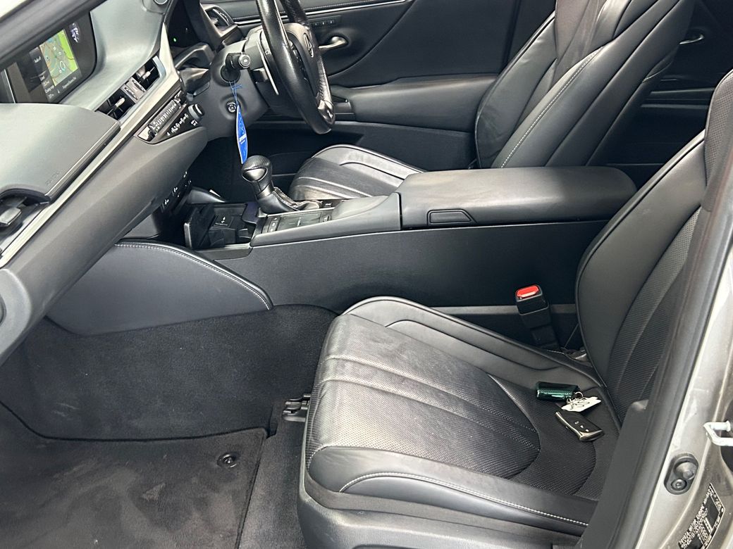 2020 Lexus ES 300h
