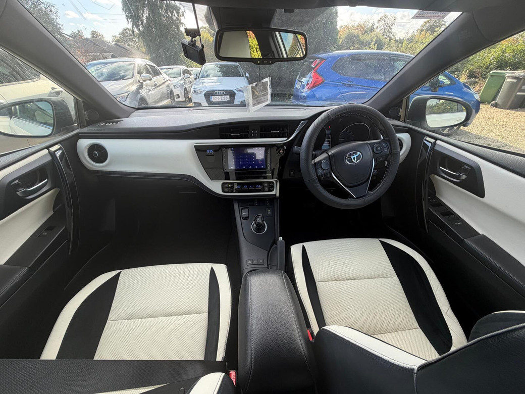 2016 Toyota Auris