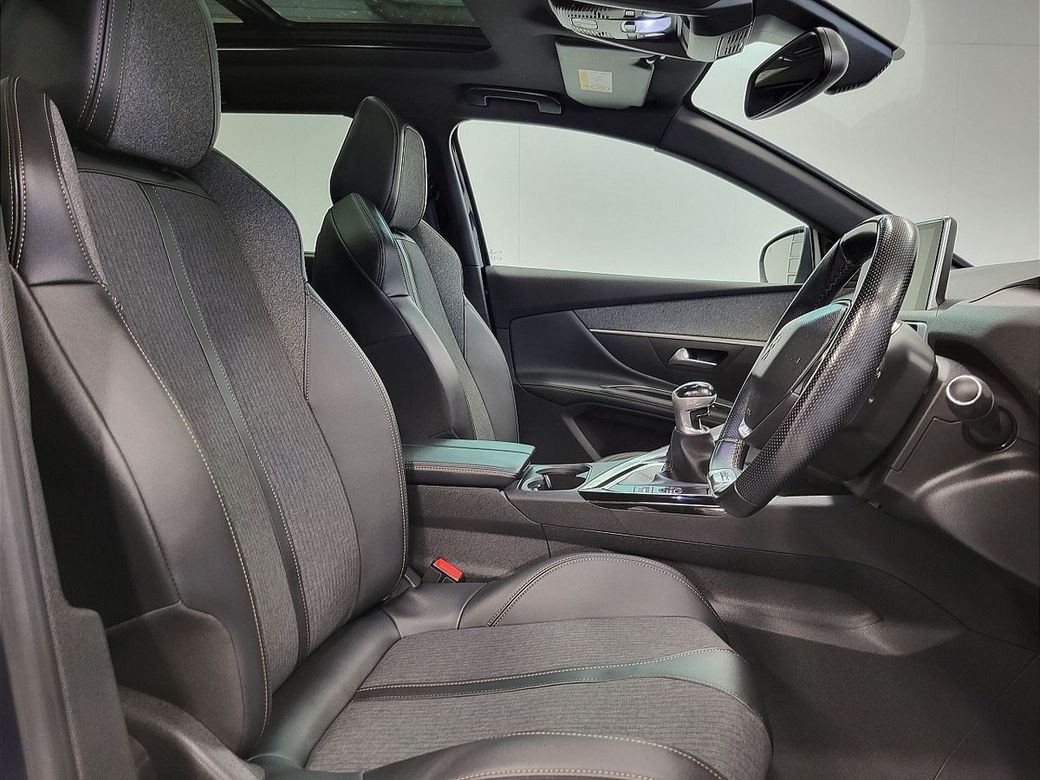 2020 Peugeot 5008