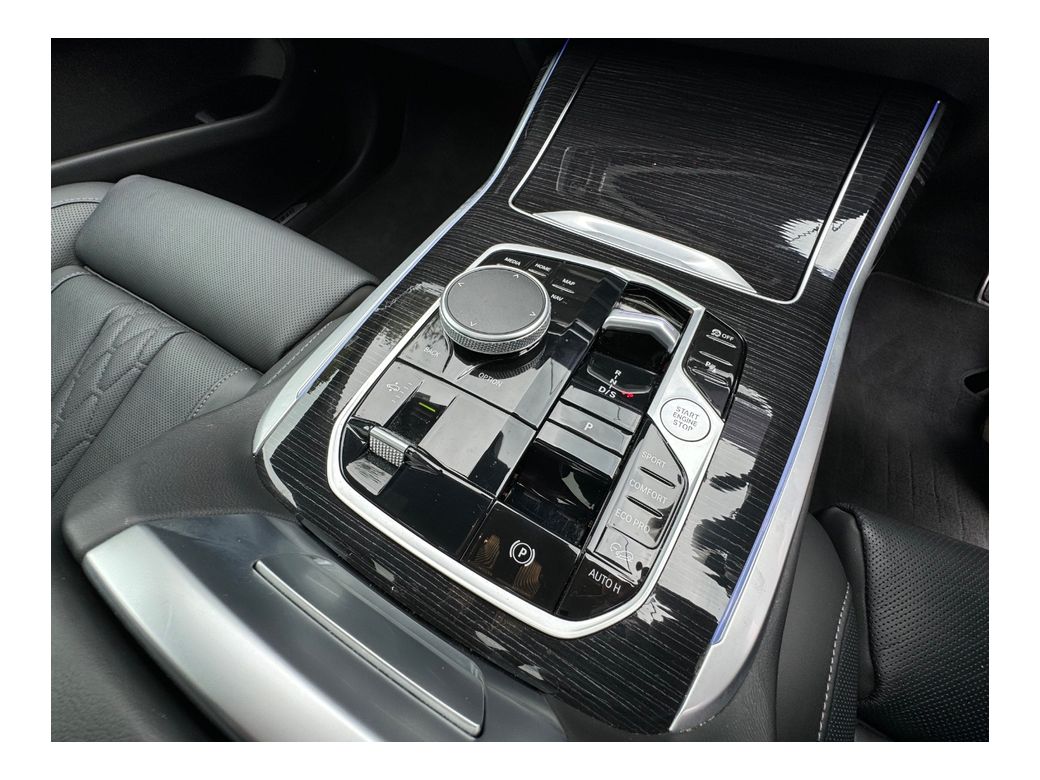 2023 BMW X7