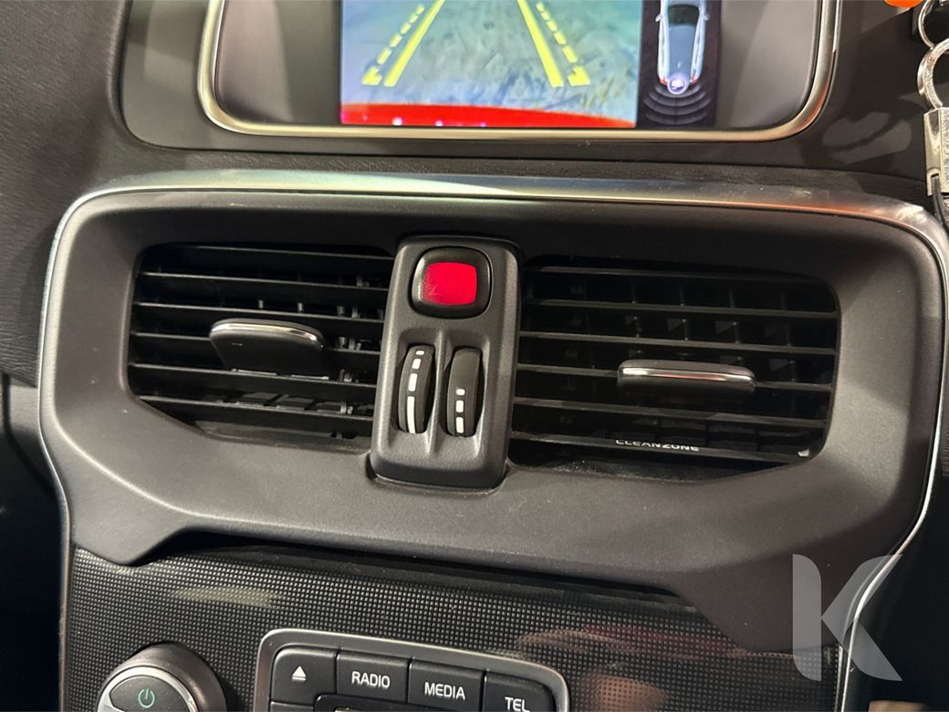 2019 Volvo V40