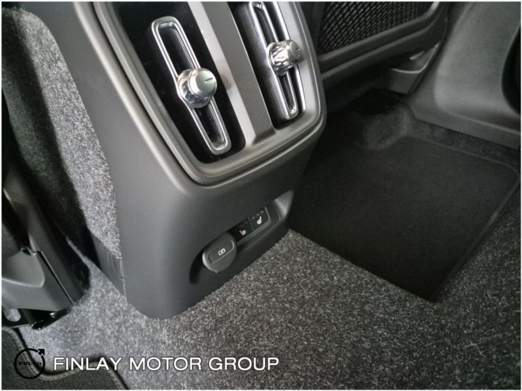2026 Volvo Ex40