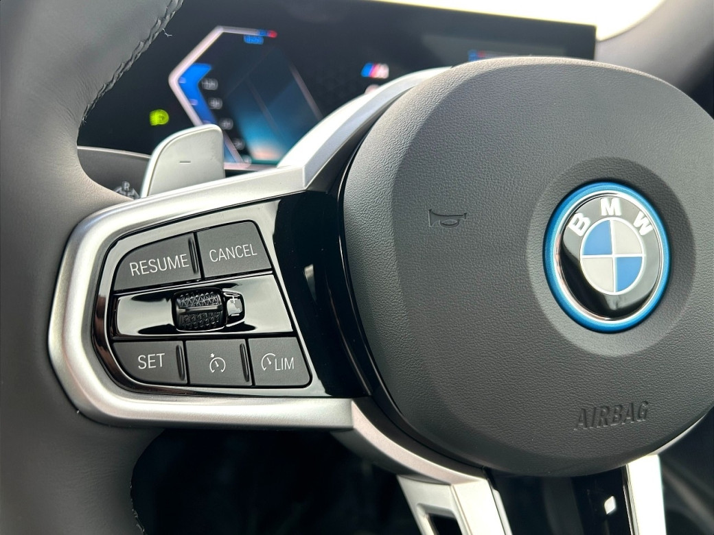 2025 BMW 330