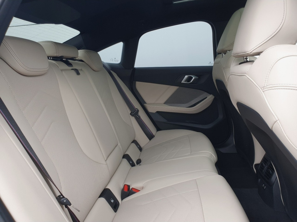 2025 BMW 220